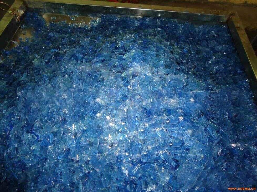 塑料瓶破碎機(jī)下料 塑料瓶破碎機(jī)下料