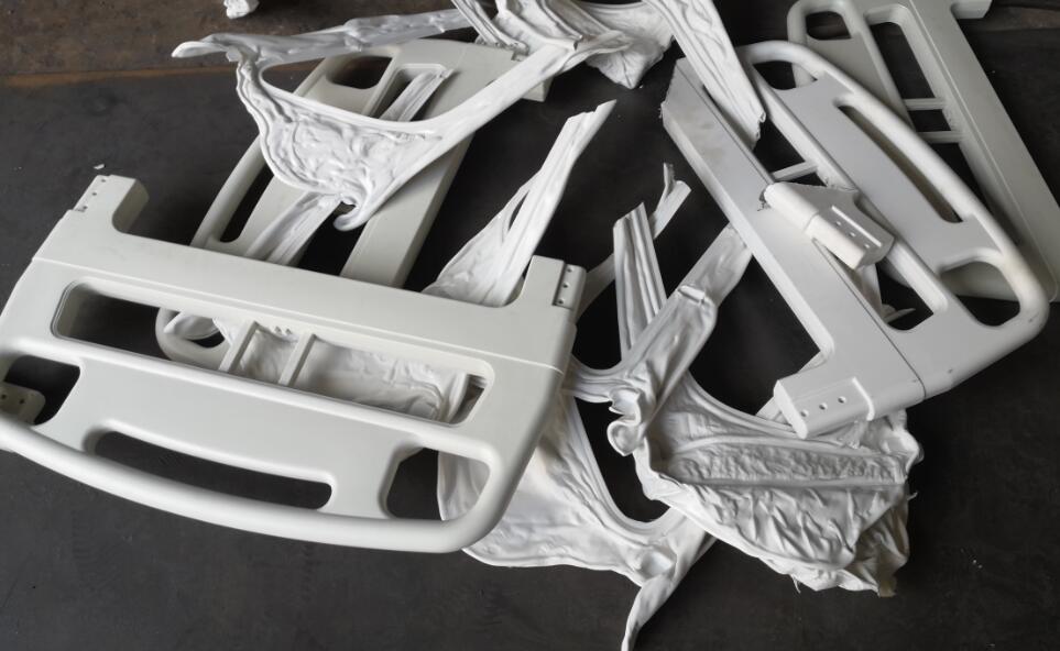 PP膠塊_機(jī)頭料_床頭板破碎機(jī)試機(jī) 輕松的像切菜(圖1) KRPC800PP塑料破碎機(jī)